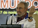Fidel Castro con estudiantes universitarios. Roberto Chile.jpg